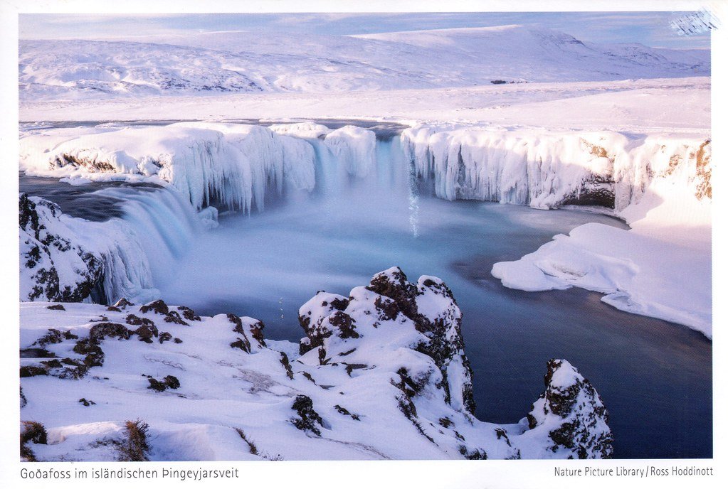 Goðafoss í klakaböndum.